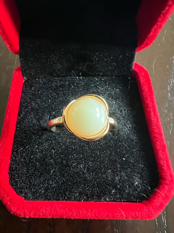 Gorgeous Golden with Gemstone Ring Size 8 - Image 2