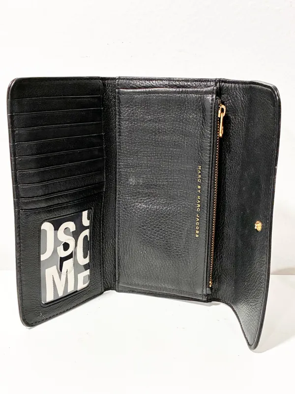 Marc by Marc Jacobs Vintage Leather Wallet Black Gold Multi Card Snap Closure - Image 2