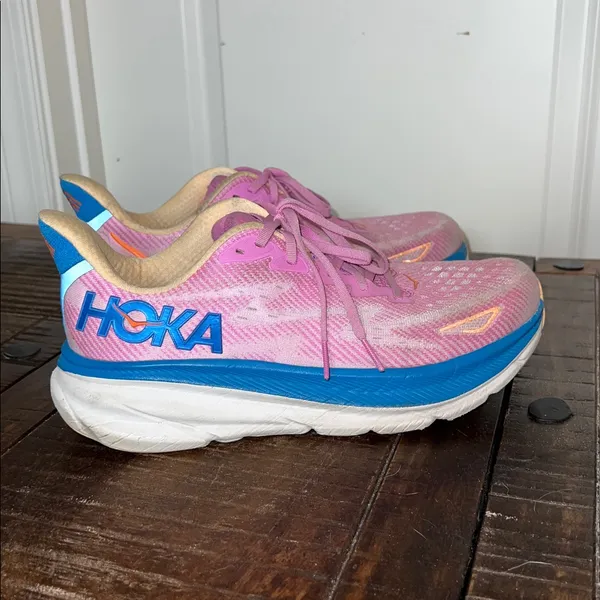 Hoka Clifton 9 Running Athletic Shoes in a pink Sz 10 Women's F27223D - Image 5