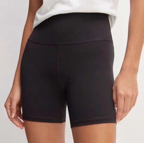 The Perform Bike Short In Black - Image 2