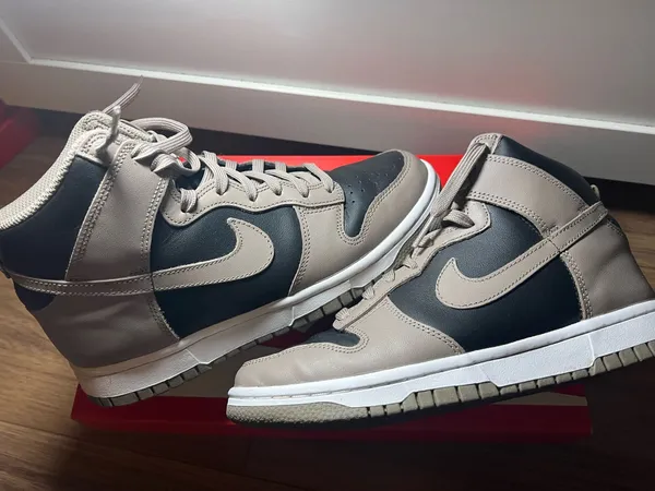 Nike Women’s Dunk High Moon Fossil - Image 6