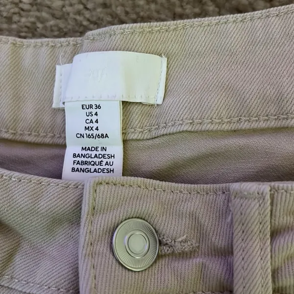 H & M Tan Jeans Size 4- imperfection on back as shown in picture - Image 5