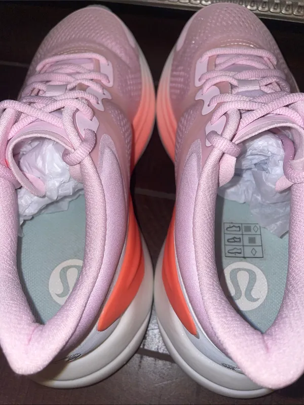 Lululemon Blissfeel Run Pink Athletic Running Sneakers Size 6 Like New - Image 10
