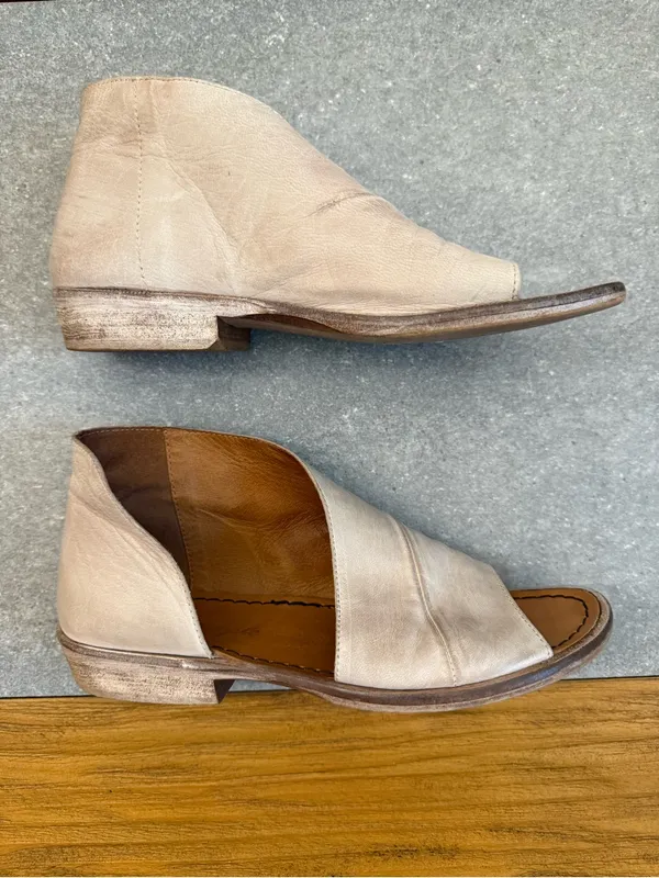 Free People Mont Blanc Asymmetrical Sandal Taupe Leather Flat Size 36 EU (6 US) - Image 3