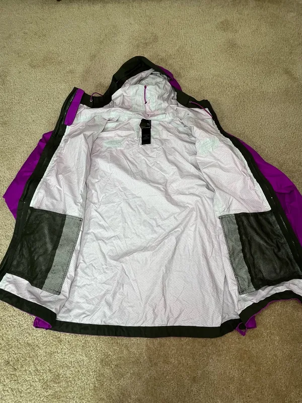 The North Face Womens Venture Rain Jacket Size Large L Purple Waterproof Windbreaker - Image 4