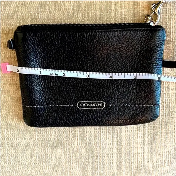 COACH Leather Wristlet.  Black 🖤 - Image 5