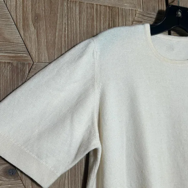 Women's Cream Short Sleeve Sweater Size S/M Light Academia - Image 2