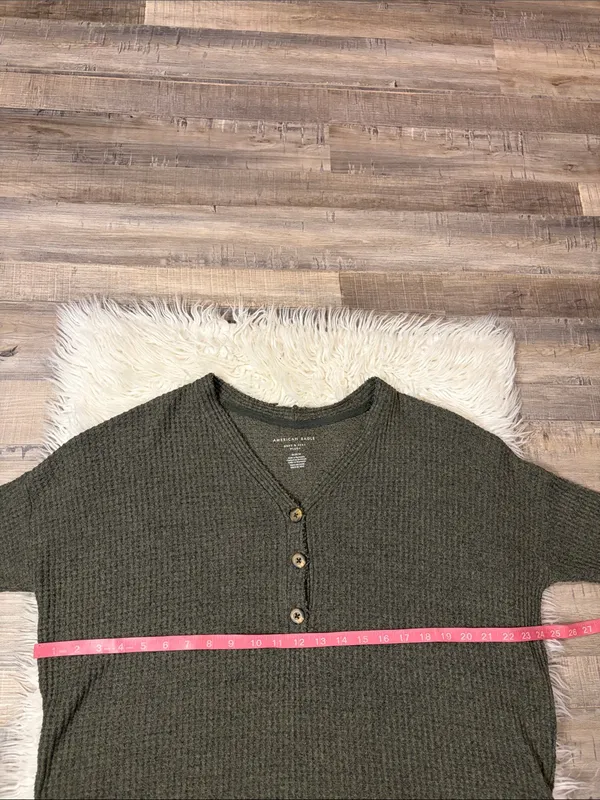 American Eagle Outfitters Soft & Sexy waffle henley top olive green oversized M - Image 4