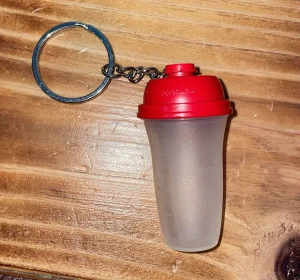 Vintage Tupperware Mini Key Chain Quick Shake Cup Tumbler Lid Pill Container Red - Image 2