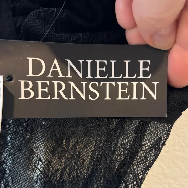 Danielle Bernstein NWT Size 00 Black Lace Mesh Thong Snap Closure Bodysuit - Image 7
