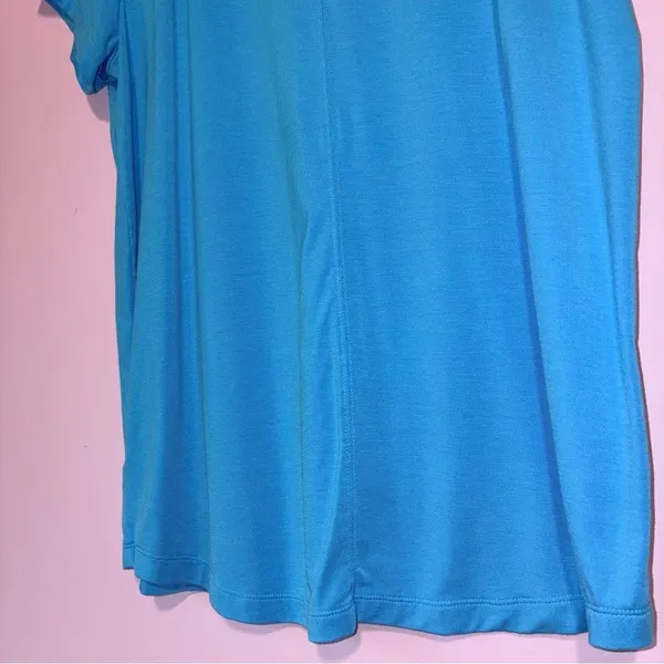 Athleta Stratus II Tee Short Sleeve Shirt Women M Athleisure Travel Errands Gym - Image 9