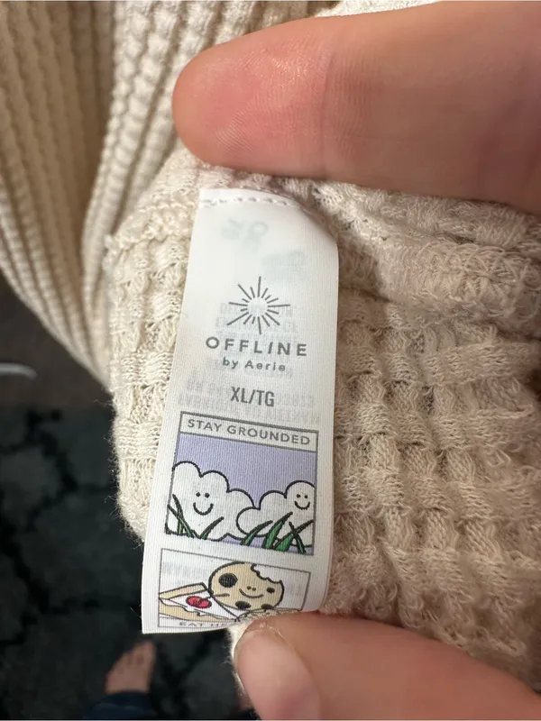 S77. Aerie Cream Waffle Knit V-Neck Sweater - Image 4
