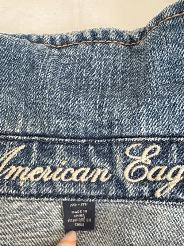 American Eagle Light Wash Denim Jacket Medium Jean Trucker Jacket - Image 5