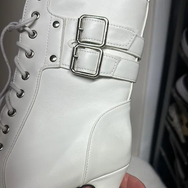 Stylish White Platform Ankle Boots Size 8 - Image 8