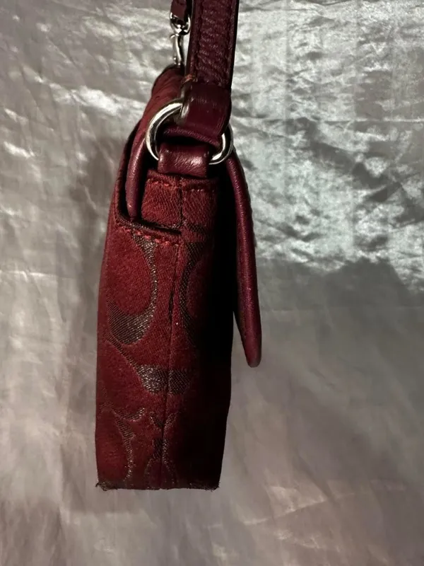 Vintage Y2K Coach Signature Burgundy Small Shoulder Bag/Wristlet Turnlock - Image 4
