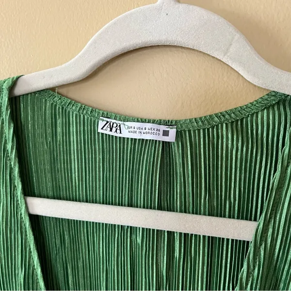 Zara Bright Green Ruffle Sleeve Ribbed Blouse - Image 2
