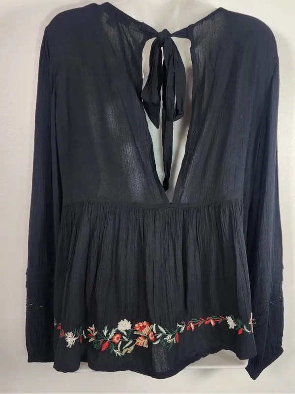 American Eagle Boho Embroidered Black Peasant Blouse Festival Feminine S - Image 2