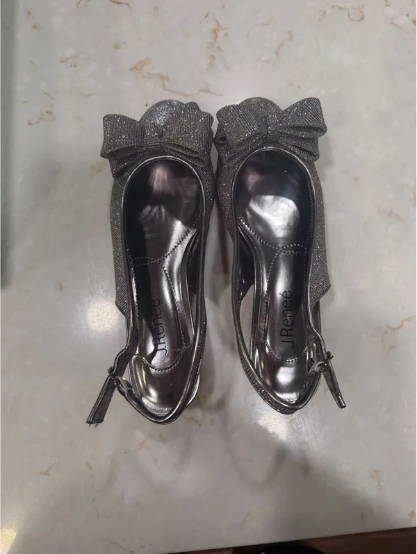 Size 8 J. Reneé Tanay slingback pumps Silver - Image 5