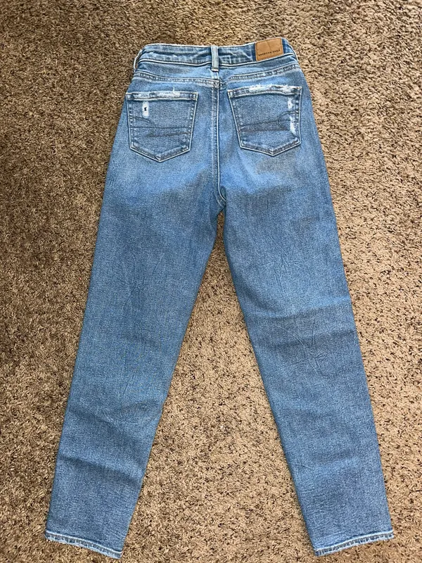 American Eagle Mom Jeans - Image 3