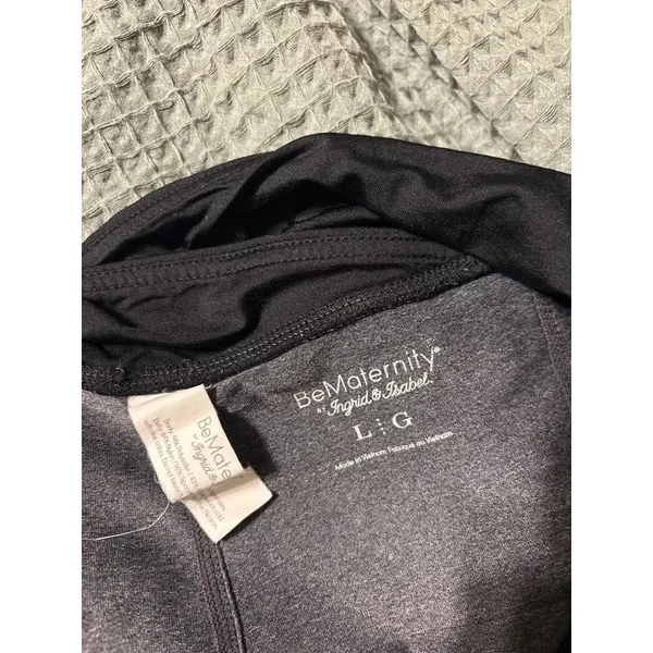 Be Maternity by Ingrid & Isabel Maternity Capris Size Large - Image 3