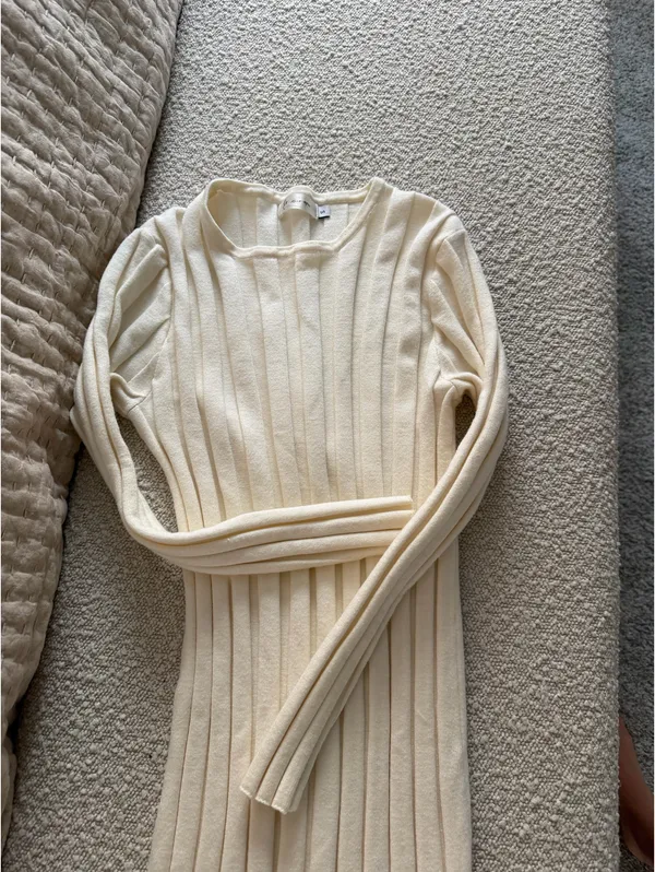 Boutique White knit longsleeve Midi Dress - Image 5