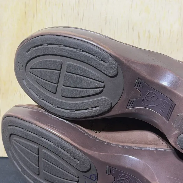 Ariat Women's‎ Strathmore brown leather clogs Size 10 Floral - Image 7