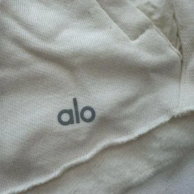 Alo Yoga Shorts - Image 5