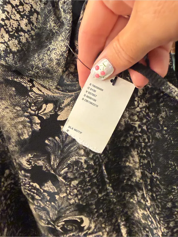 Urban Outfitters Black and Cream Floral Puff Sleeve Mini Dress NWT - Image 3