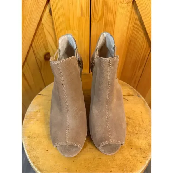 Lucky Brand Reevas peep-toe suede wedge ankle booties brown 6.5M - Image 2