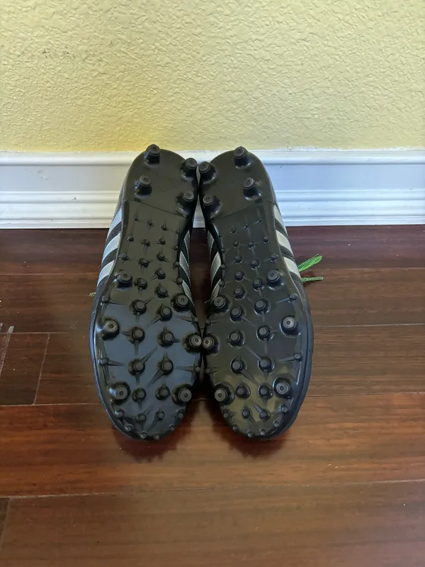 Adidas soccer shoes - Image 4