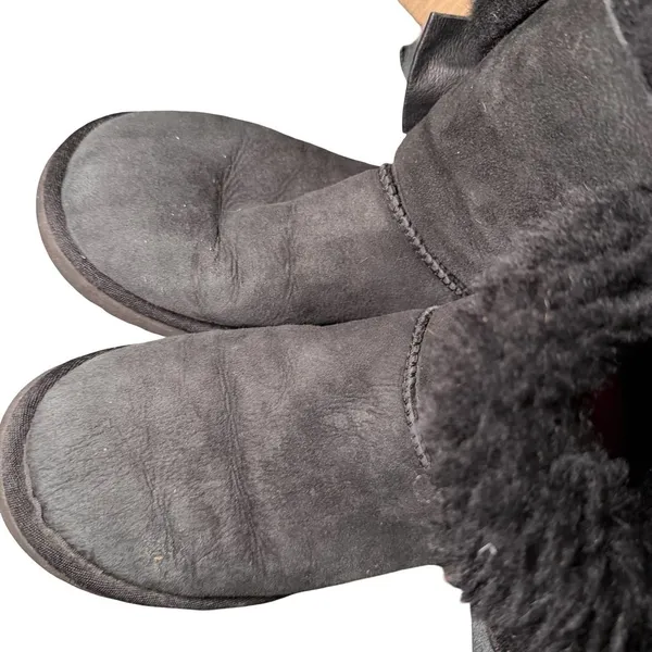 Ugg Daelynn Sheepskin Booties Womens Leather Bow Accent Shearling Winter Size 7 - Image 3