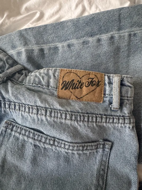 White Fox Low-Rise Jeans - Image 4