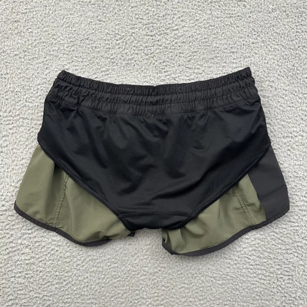 Lululemon Tracker Shorts Low Rise 4" Green Camo Athletic Athleisure Women's 8 - Image 5