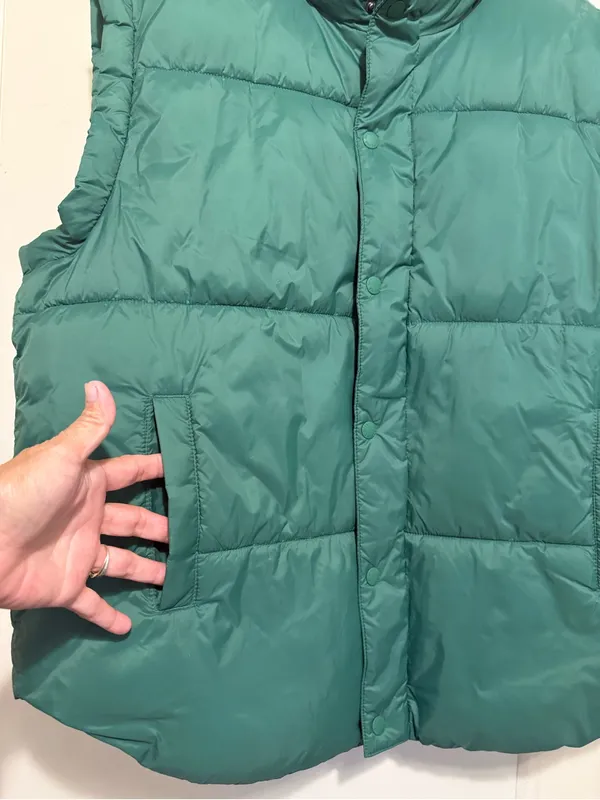 OFFLINE By Aerie Oversized Puffer
Vest Small/ Medium - Image 4