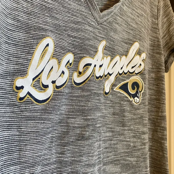 NFL Los Angeles Rams Women’s size Medium - Image 6