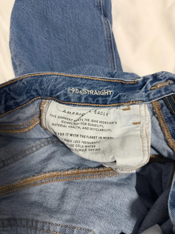 American Eagle Straight 90s Jeans Distressed - Image 3