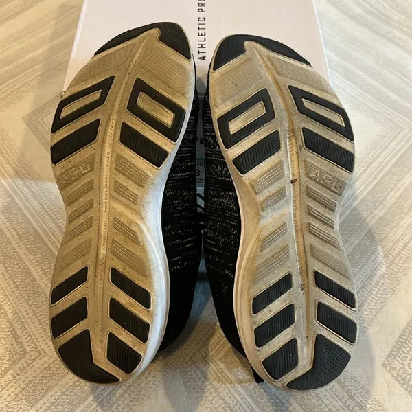 APL Women’s Black/Faded White Techloom Pro Sneakers - Size 8 - Image 7