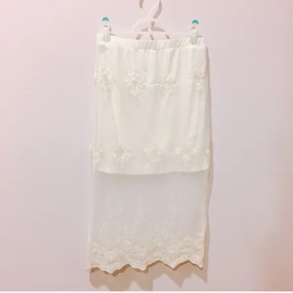 Urban Outfitters White lace sheer skirt - Image 4
