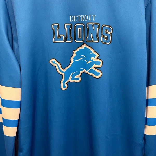 Detroit Lions Blue long sleeve lightweight Sweatshirt! Size large! - Image 4