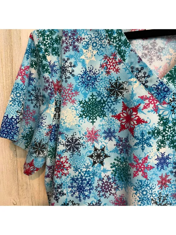 SB Scrubs Women's V-Neck Snowflake Print Medical Scrub Top Size Large Nursing - Image 5