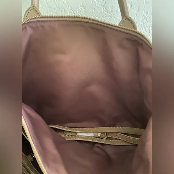 Lauren Ralph Lauren Leather Newbury Tan Tote Bag. - Image 10