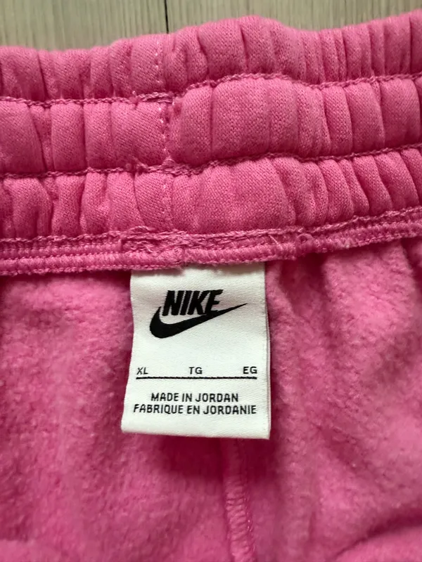 Nike pink matching sweatpants and bra - Image 2