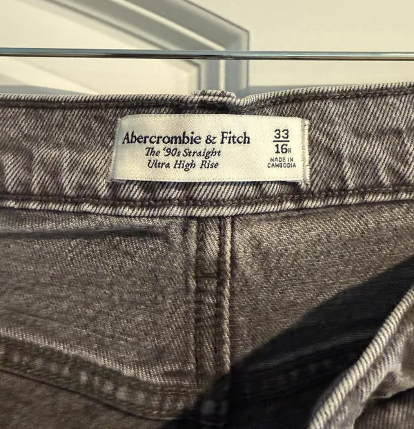 Abercrombie Jeans - Image 4