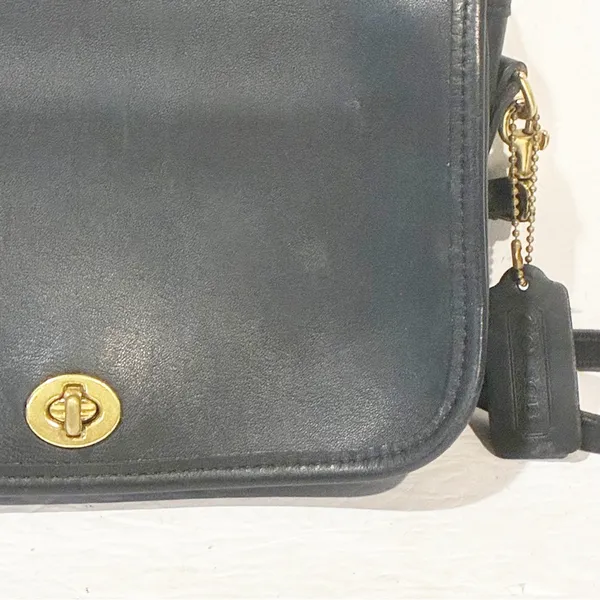 Vintage Coach A9C-9755 Penny Black Leather Pocket Purse Shoulderbag‎ - Image 2