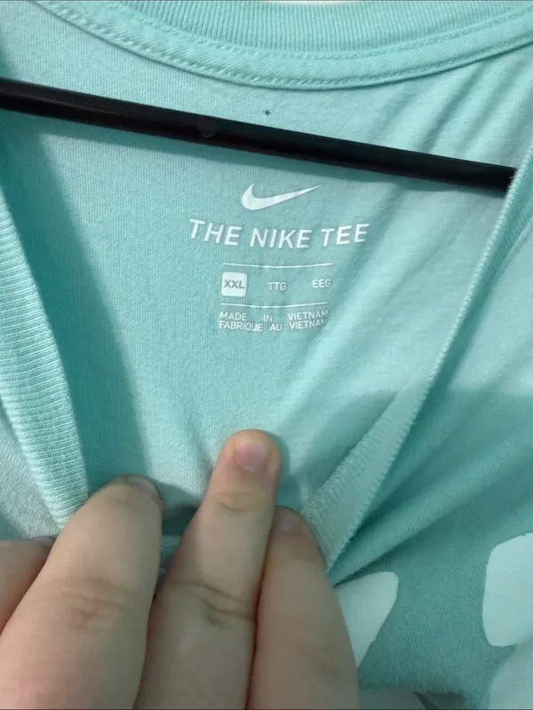 Nike Mint Green Graphic Logo Short Sleeve Tee - Image 4