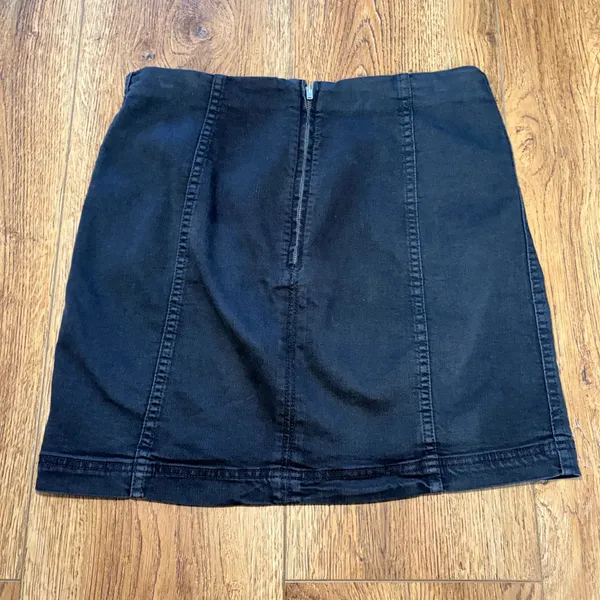 Free People Black Denim Mini Skirt High Waisted‎ Back Zip Size 12 Grunge Skater - Image 5