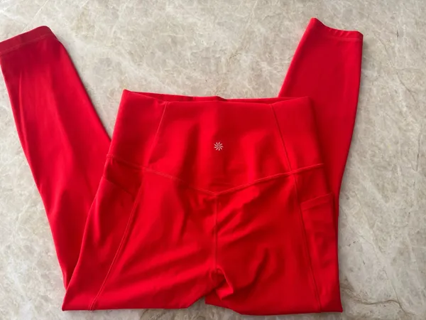 Athleta salutation stash 7/8 Leggings Small - Image 3