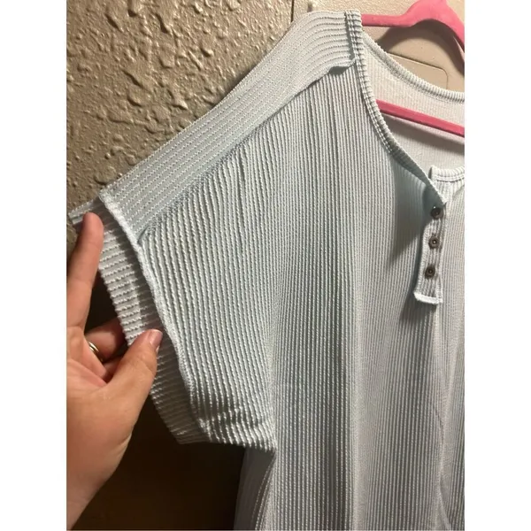 Woman’s Blue Short Sleeve Shirt Woman’s Size 2X - Image 4