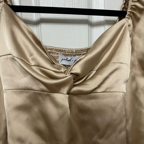 Petal & pup satin cropped‎ blouse champagne size XS - Image 3