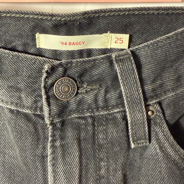 NWOT Levis Womens 94 Baggy Jeans Black Stonewash Straight‎ Leg Denim Size 25 - Image 7
